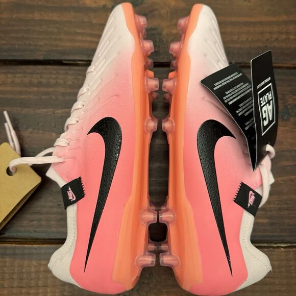 Nike Tiempo Legend 10 Pro AG Soccer Cleats - Picture 3 of 8